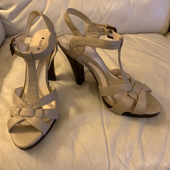Apt. 9 Thalia Natural - platform sandals/shoes - Picture 2 of 5